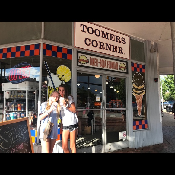 Meet your Posher, Hannah - Picture 1 of 1